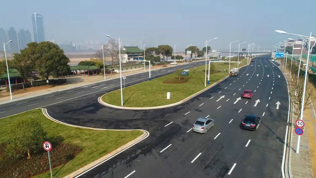 “不堵车了，通过功夫至少缩短了三分之二” 沿江中北大路提升刷新（一期）工程主线通车方便市民出行